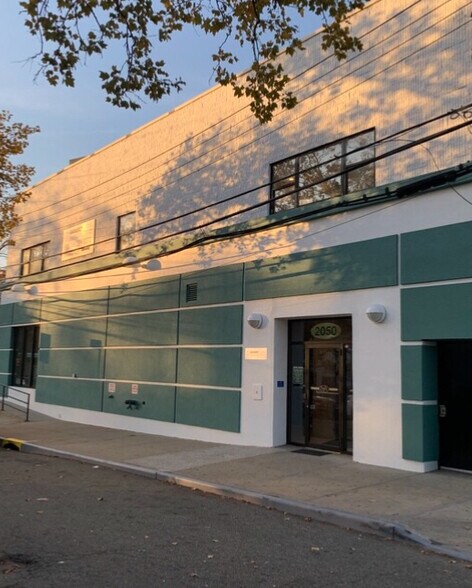 More Photos Of 2050 E Eastchester Rd, Bronx Medical For Lease