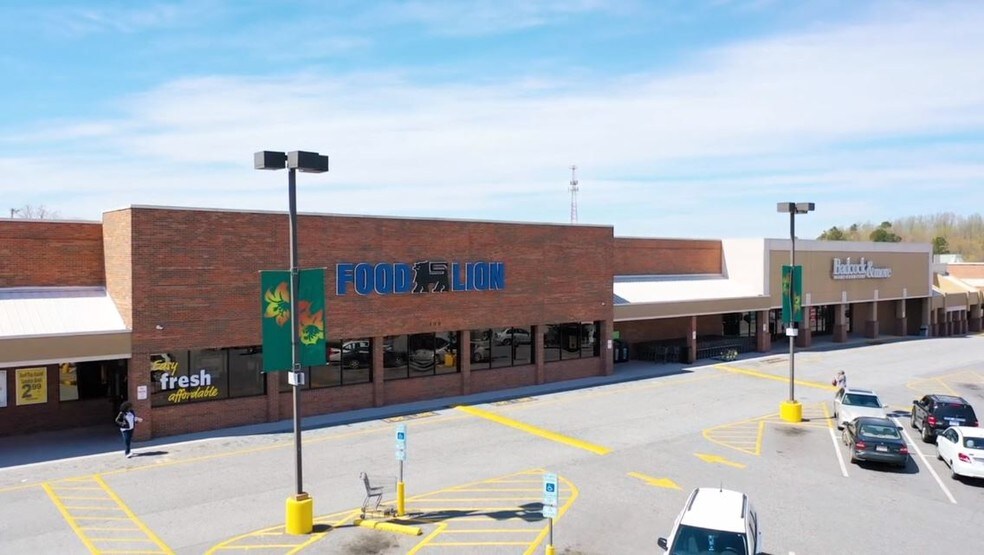 More Photos Of 2200 Westchester Dr, High Point Unknown For Lease