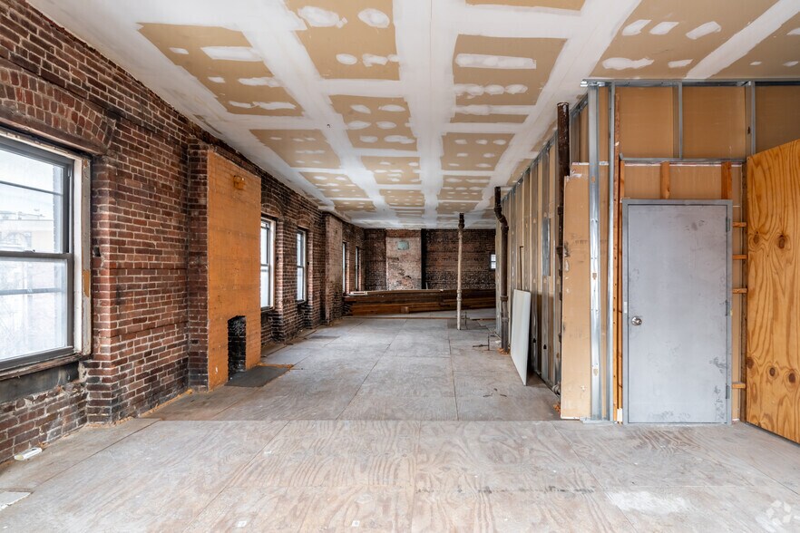 More Photos Of 177 Spring St, New York Apartments For Sale