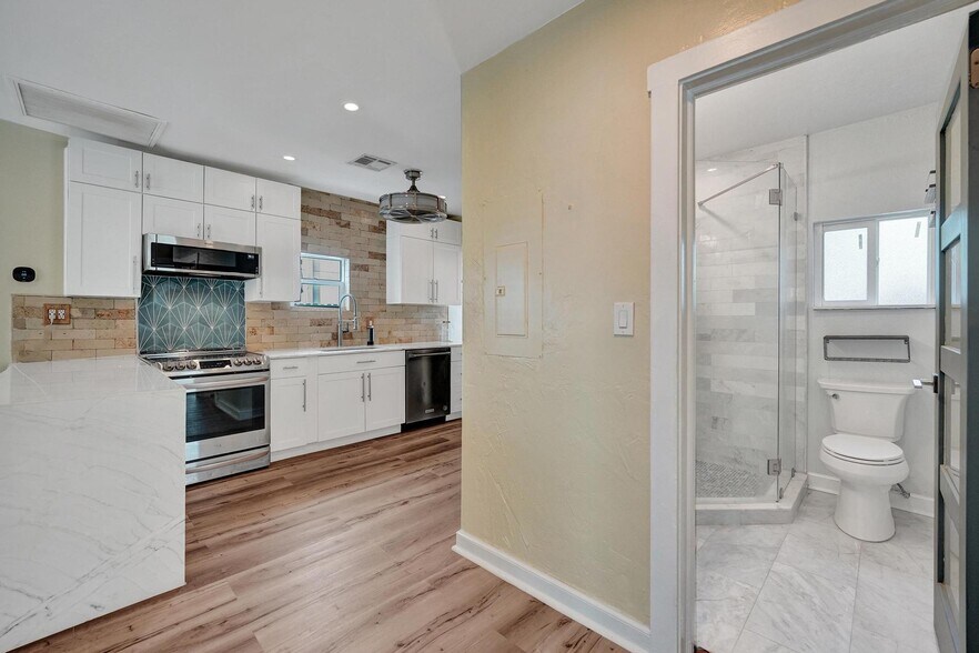 More Photos Of 301 SW 9th St, Fort Lauderdale Apartments For Sale