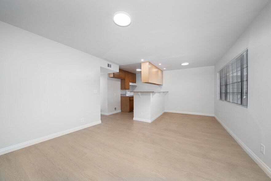 More Photos Of 4651 Cahuenga Blvd, North Hollywood Apartments For Sale