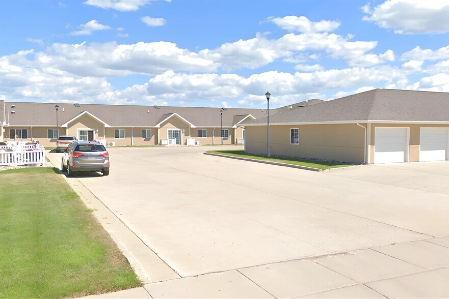 More Photos Of 10 20th St W, Williston Apartments For Sale