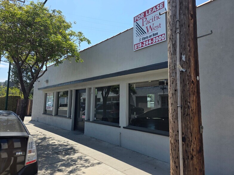 More Photos Of 1810 Sunview Dr, Glendale Freestanding For Lease
