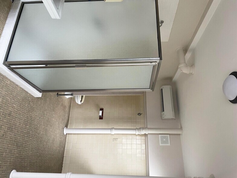 More Photos Of 137 Main St, Bay Saint Louis General Retail For Sale