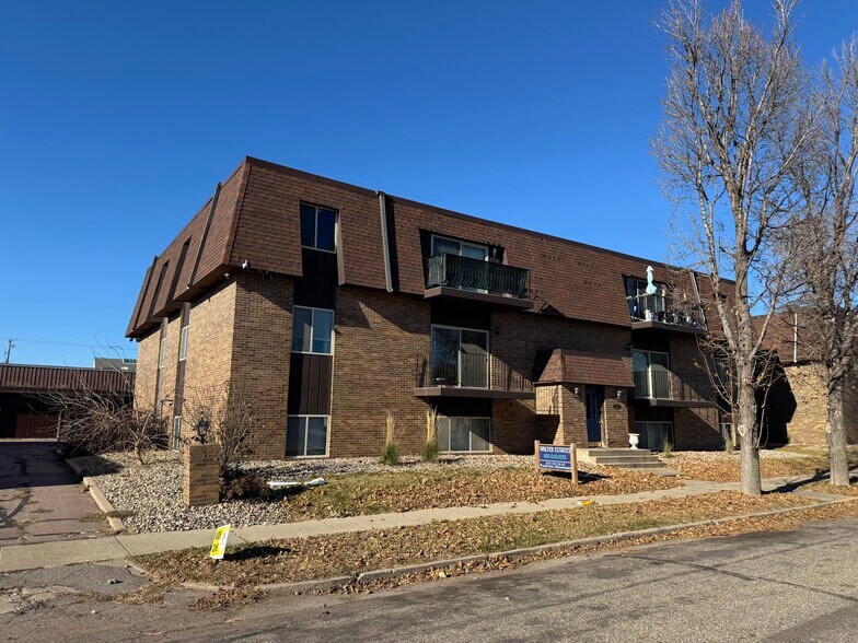 Primary Photo Of 3509-3601 S Willow Ave, Sioux Falls Apartments For Sale