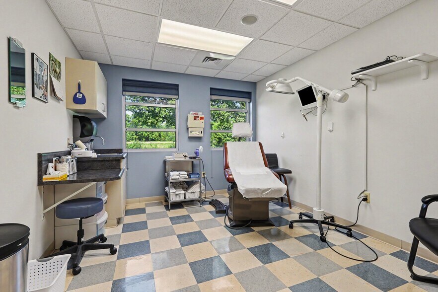 More Photos Of 2801 Leonard Dr, Valparaiso Medical For Sale