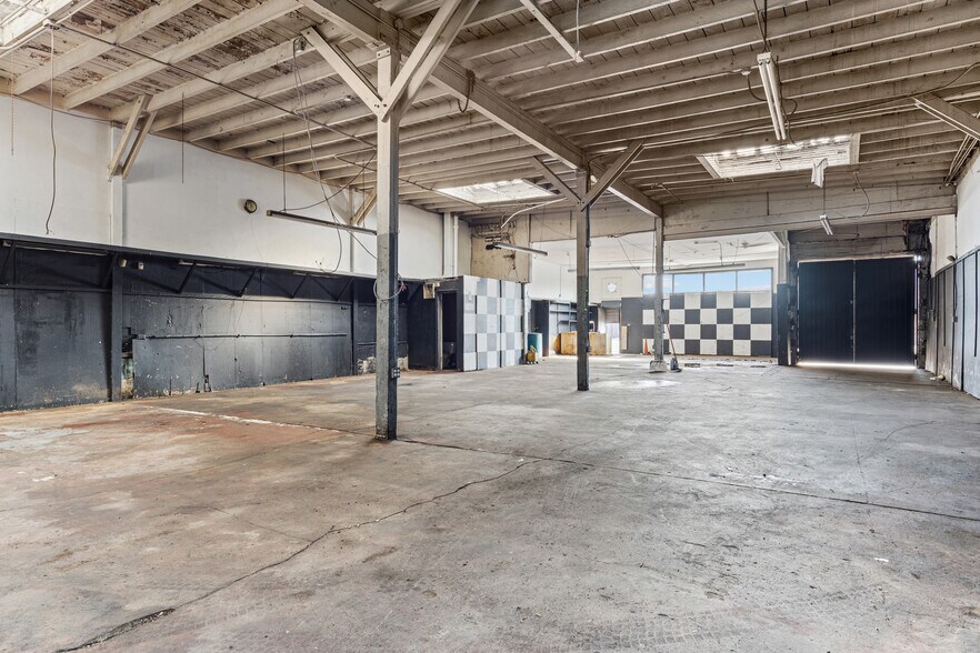 More Photos Of 1311 W Florence Ave, Los Angeles Auto Repair For Sale