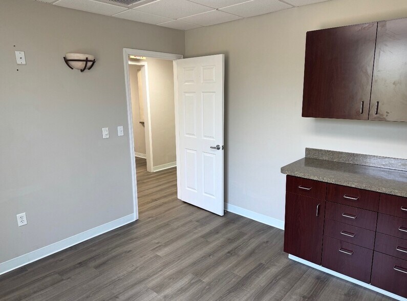 More Photos Of 202 N Park Ave, Apopka Medical For Lease