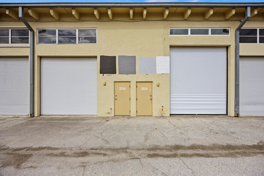 More Photos Of 1310 S Killian Dr, West Palm Beach Warehouse For Sale