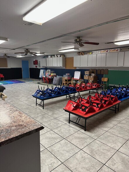 More Photos Of 1005 Austin St, Midland Storefront For Sale