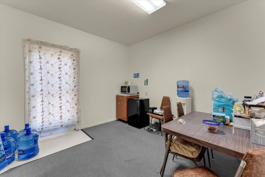 More Photos Of 1551 Hartnell Ave, Redding Office For Lease