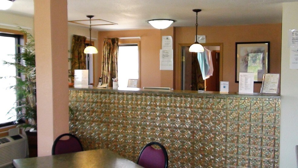 More Photos Of 265 Colonels Dr, Columbus Junction Hotel For Sale