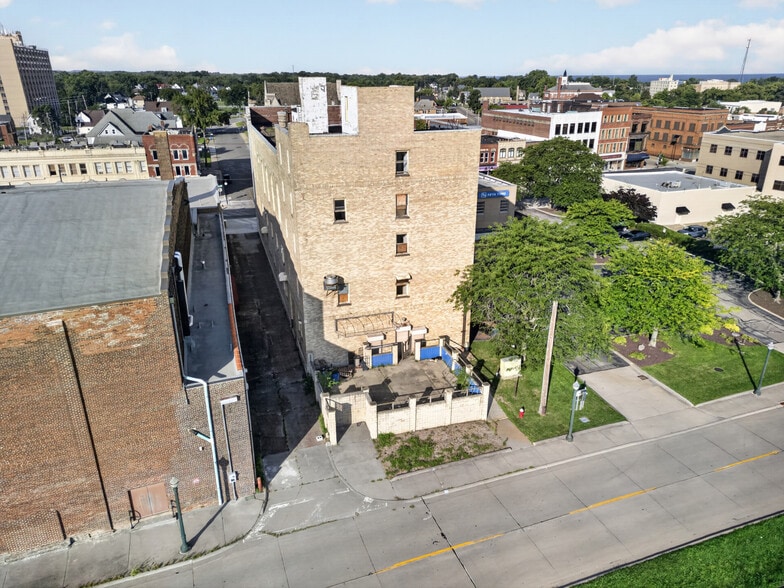 More Photos Of 573-577 Broadway, Lorain Storefront Retail Residential For Sale