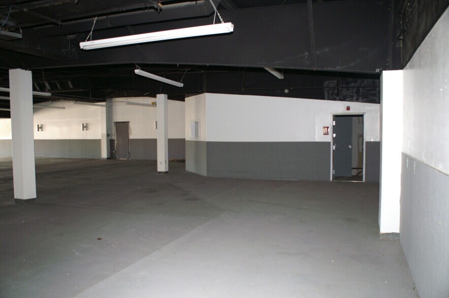 More Photos Of 6531-6539 Watauga Rd, Watauga Unknown For Lease