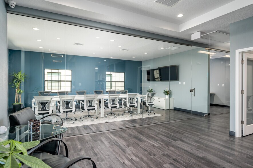 More Photos Of 2625 Stonewood Park Loop, Land O' Lakes Loft Creative Space For Lease
