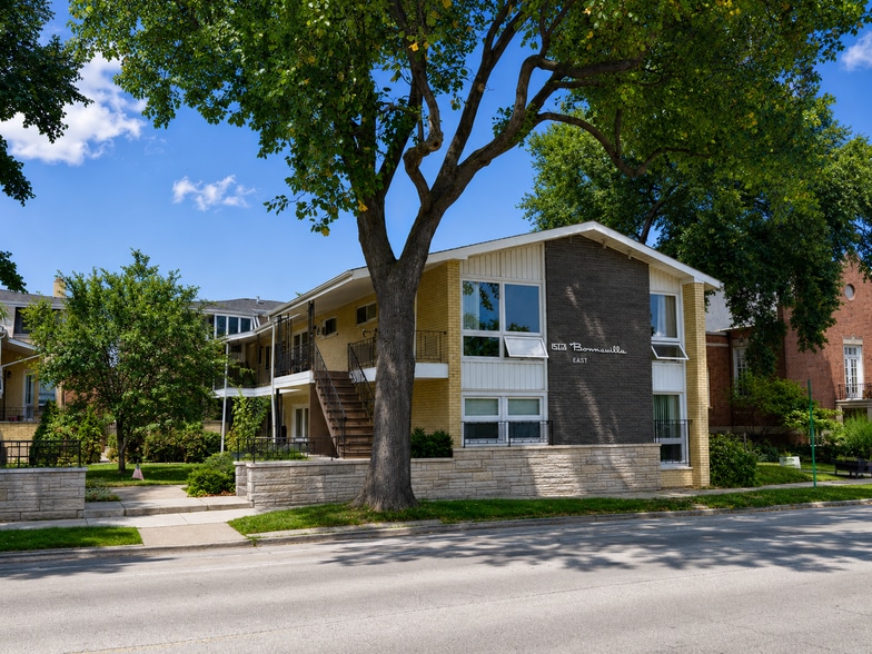 Primary Photo Of 512-514 W Harrison St, Oak Park Apartments For Sale