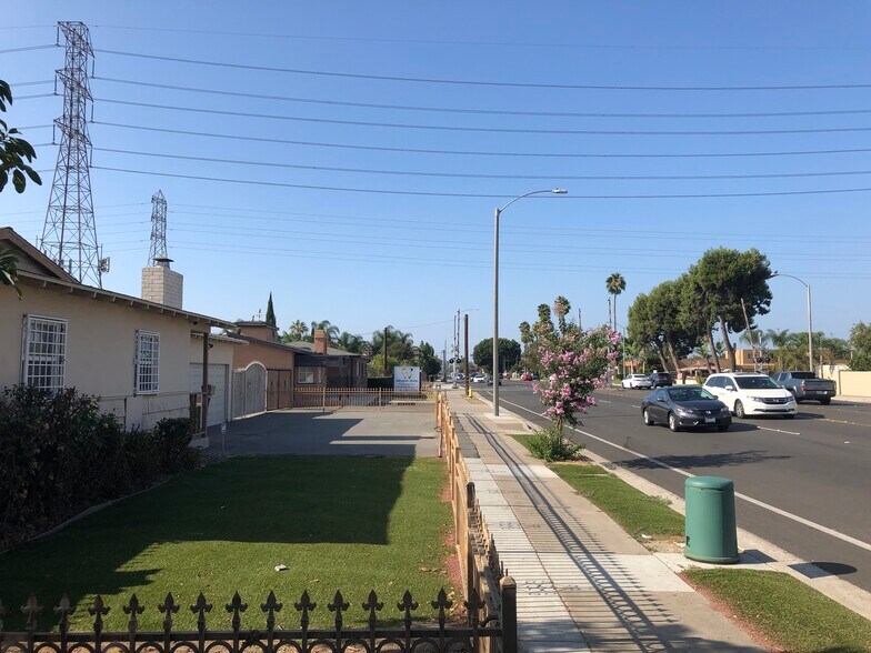 More Photos Of 1645 S Euclid St, Anaheim Light Distribution For Sale