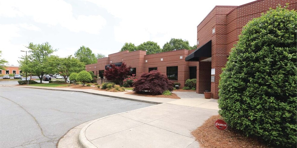 Primary Photo Of 765 Highland Oaks Dr, Winston-Salem Medical For Lease