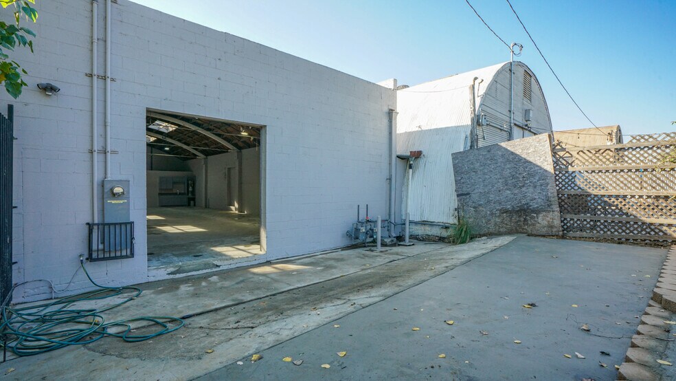 More Photos Of 2431 Eads St, Los Angeles Warehouse For Lease