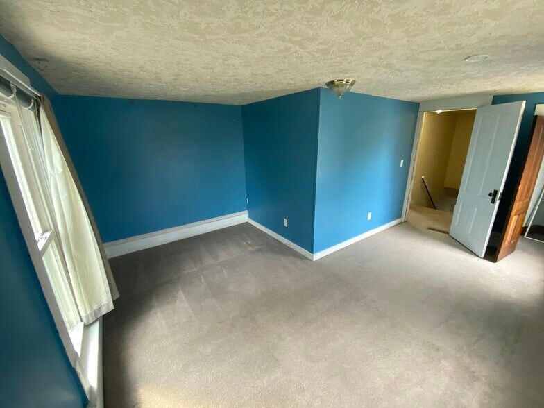 More Photos Of 1625 12th St SE, Salem Office Residential For Sale