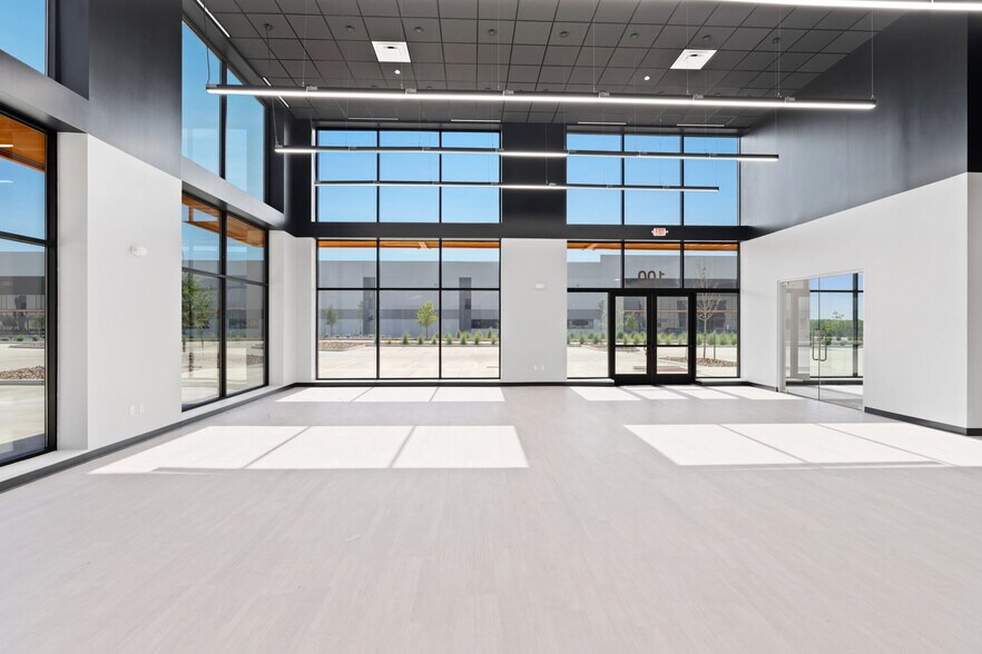 More Photos Of 11708 McAngus Rd, Del Valle Unknown For Lease