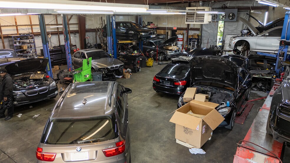 More Photos Of 803 Church St, Decatur Auto Repair For Sale