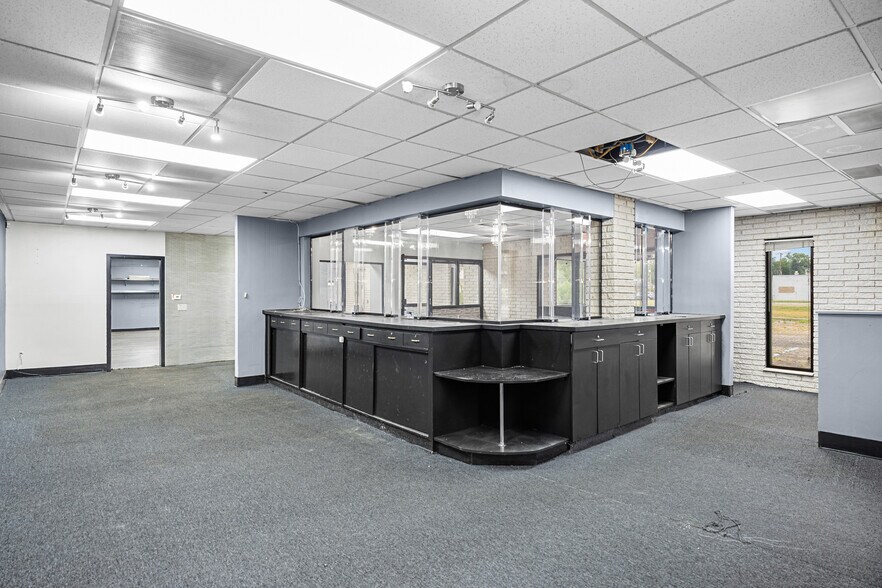 More Photos Of 21511 Van Dyke Ave, Warren Bank For Sale