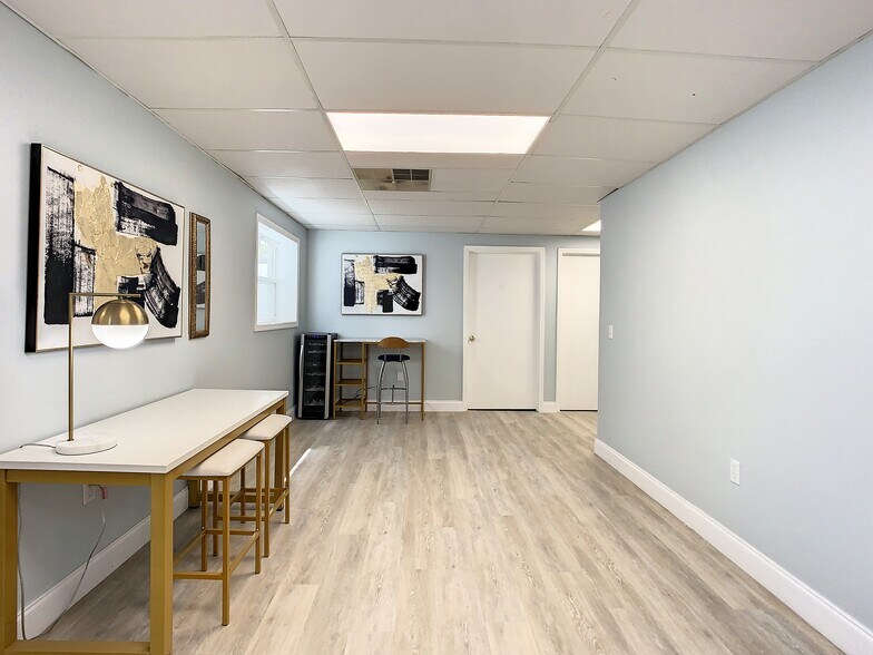 More Photos Of 22 W Monument Ave, Kissimmee Office For Lease