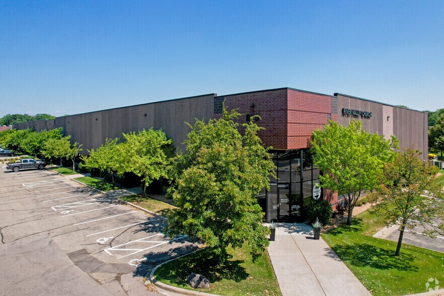More Photos Of 935 Blue Gentian Rd, Eagan Unknown For Lease