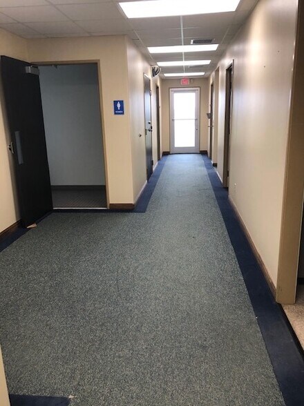 More Photos Of 5826 Bear Ln, Corpus Christi Warehouse For Lease