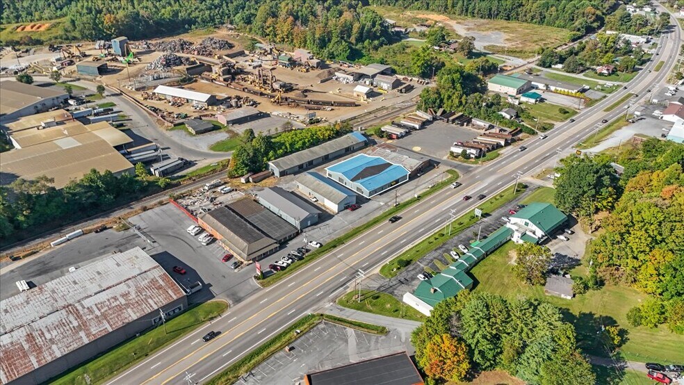 More Photos Of 3509 W Market St, Johnson City Warehouse For Lease