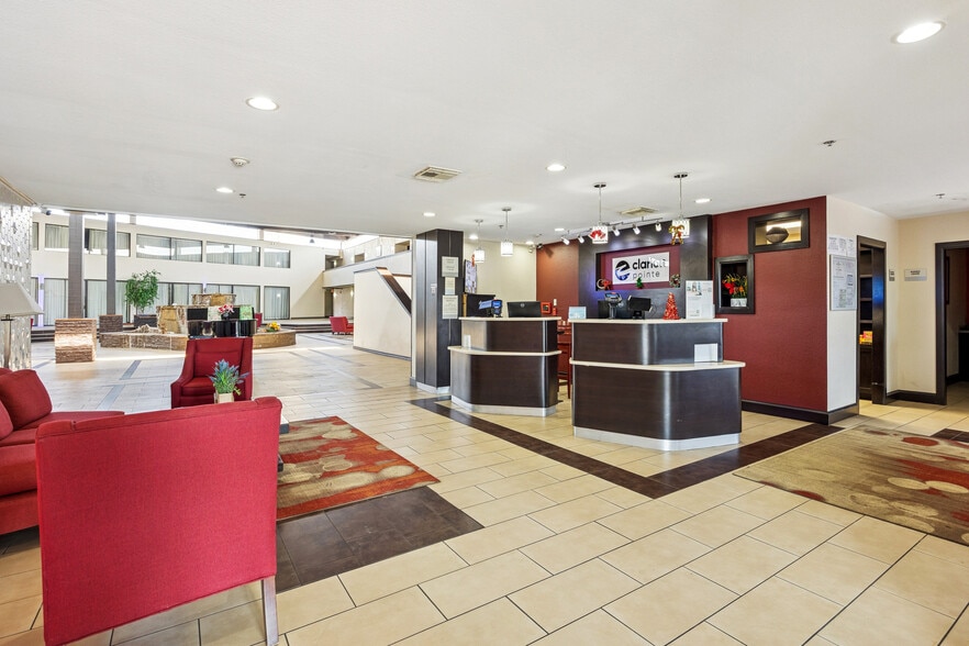 More Photos Of 925 Highway 332, Lake Jackson Hotel For Sale