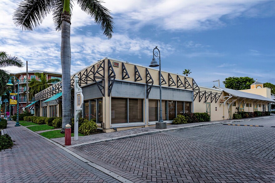 More Photos Of 220 NE 1st St, Delray Beach Unknown For Lease