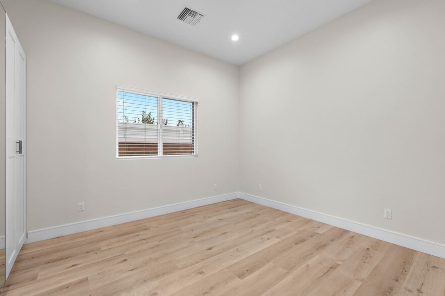 More Photos Of 15952 Simonds St, Granada Hills Apartments For Sale