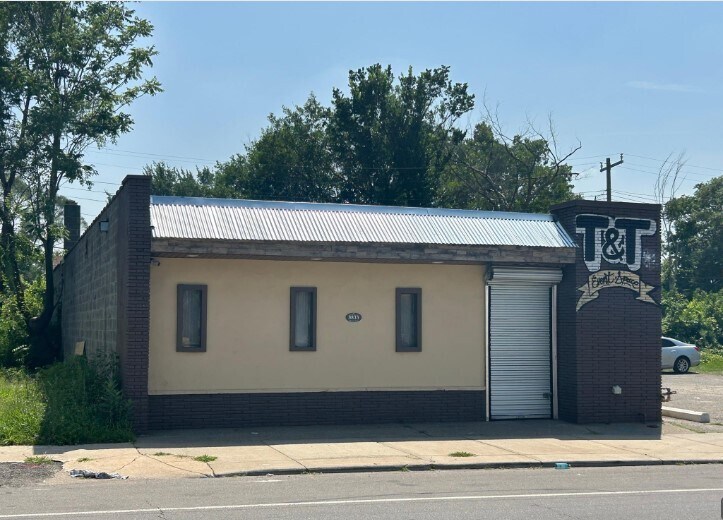 Primary Photo Of 8833 Fenkell St, Detroit Showroom For Sale
