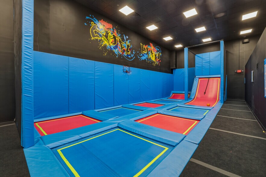 More Photos Of 1199 Silas Deane Hwy, Wethersfield General Retail For Lease