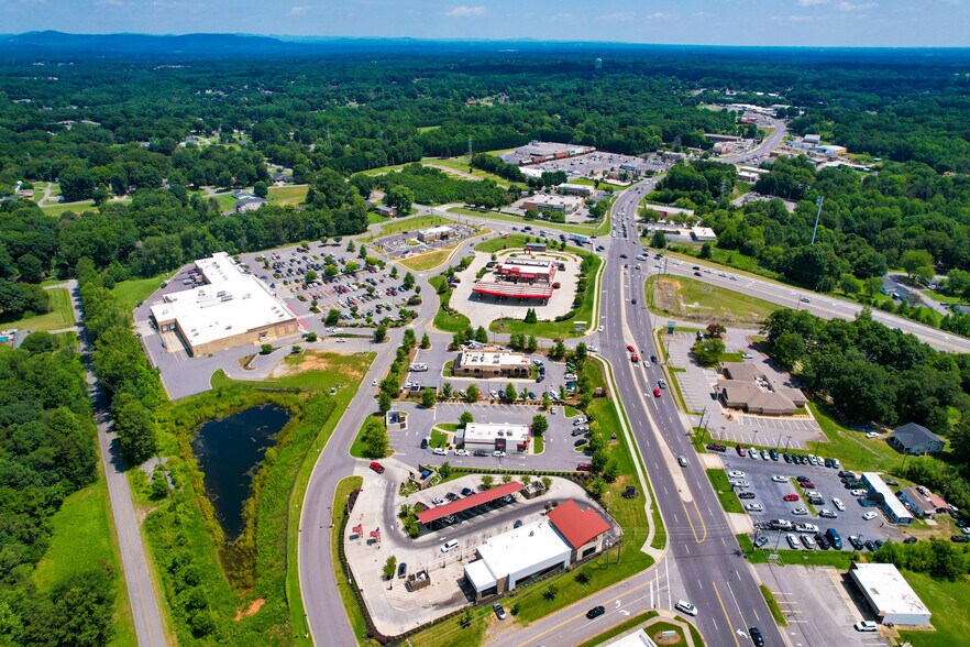 More Photos Of 2500 Springs Rd, Hickory Unknown For Lease