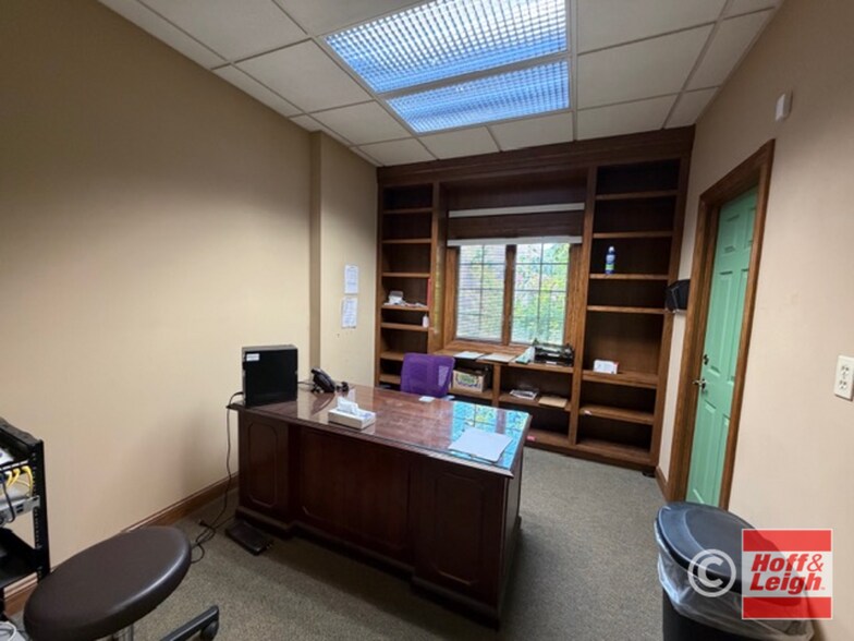 More Photos Of 1037 N Main St, Akron Office For Lease