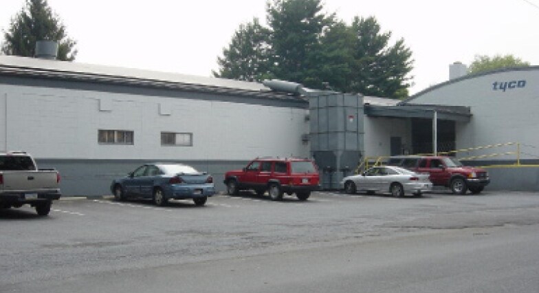 More Photos Of 100 Gibraltar Rd, Reading Warehouse For Lease