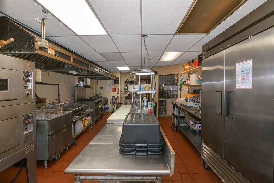 More Photos Of 1186 Worcester Rd, Framingham Hotel For Sale