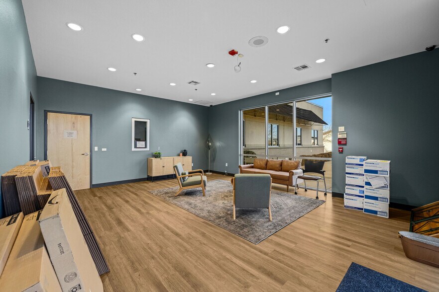 More Photos Of 300 SW 24th St, Bentonville Office For Lease