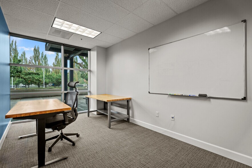 More Photos Of 3950 Fairview Industrial Dr SE, Salem Research And Development For Lease