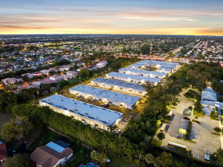 More Photos Of 10018-10058 Spanish Isles Blvd, Boca Raton Unknown For Lease