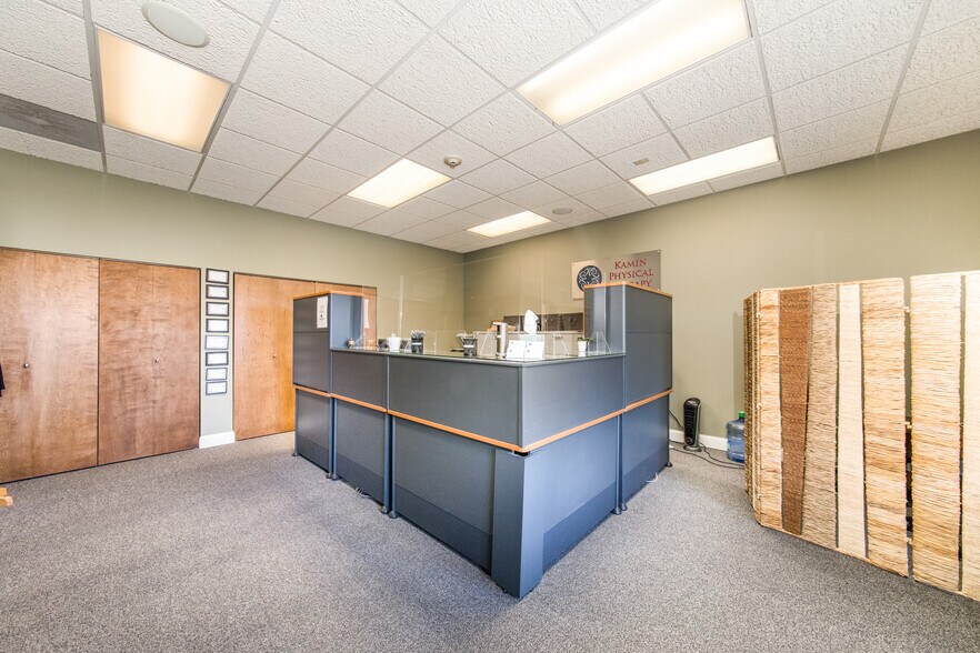 More Photos Of 828-828 Busse Hwy, Park Ridge Office For Sale