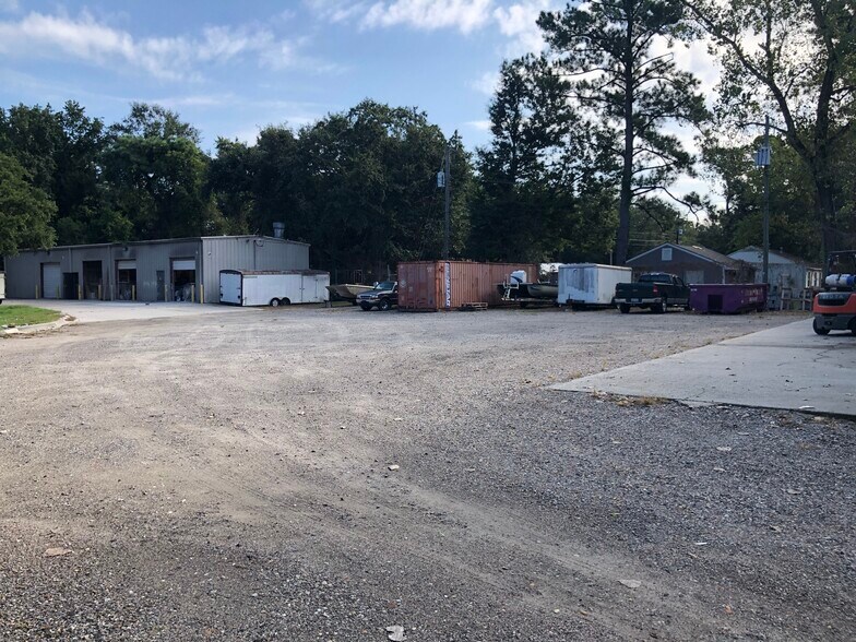 More Photos Of 1384 Remount Rd, Charleston Manufacturing For Lease