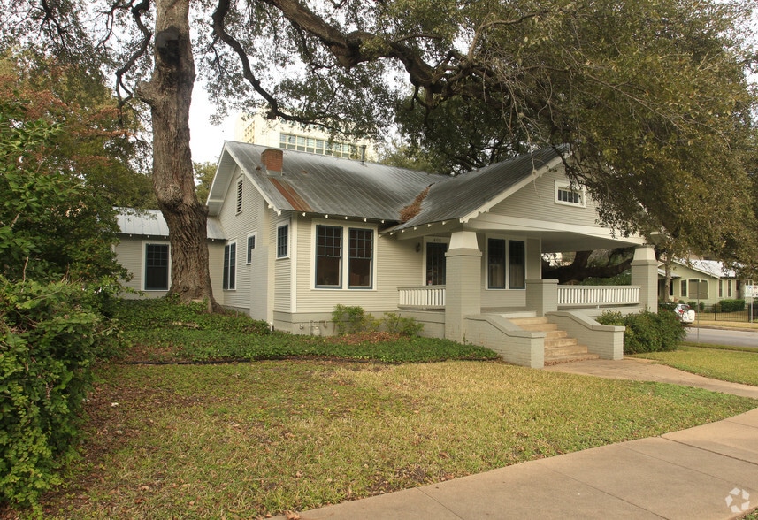 More Photos Of 600 W 9th St, Austin Office For Lease