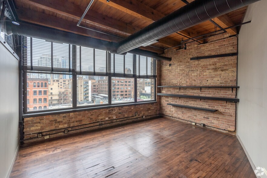 More Photos Of 213 W institute Pl, Chicago Loft Creative Space For Lease