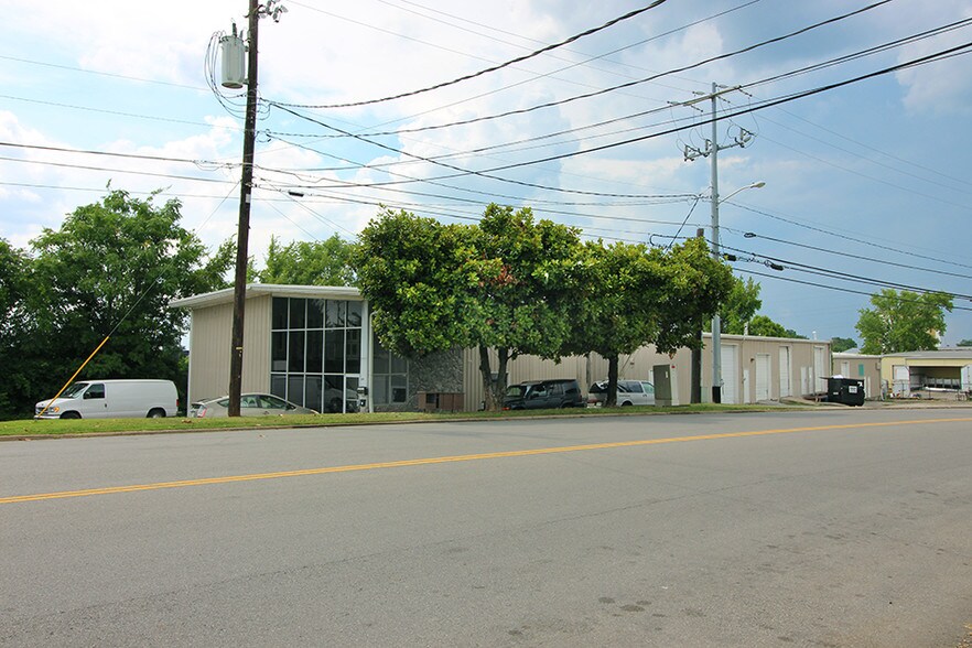 More Photos Of 199 Spence Ln, Nashville Warehouse For Lease