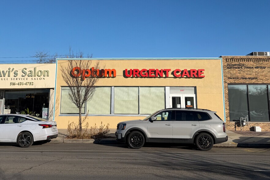 Primary Photo Of 257 W Park Ave, Long Beach Storefront For Lease
