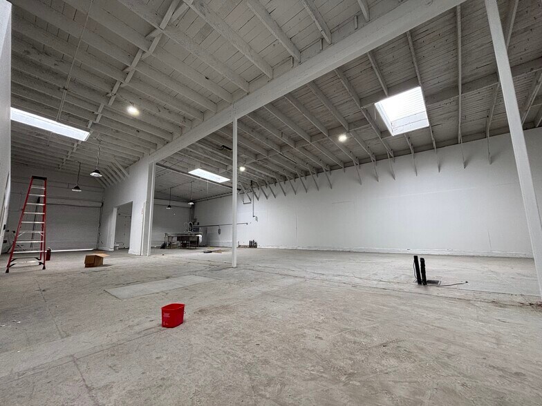 More Photos Of 1562-1566 Bancroft Ave, San Francisco Warehouse For Lease